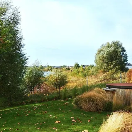 Apartment Holiday House House On Muehlfeldsee Lobnitz (Saxony)