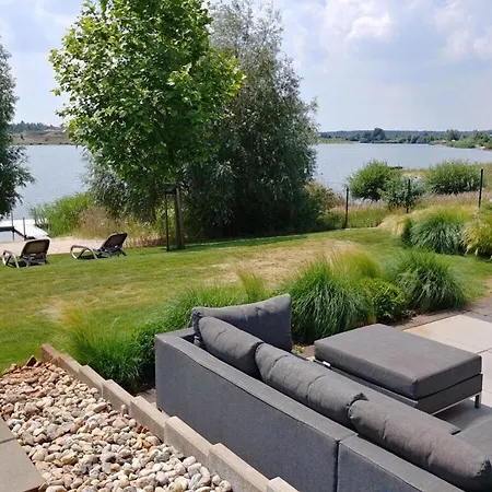 Holiday House House On Muehlfeldsee * Lobnitz (Saxony)